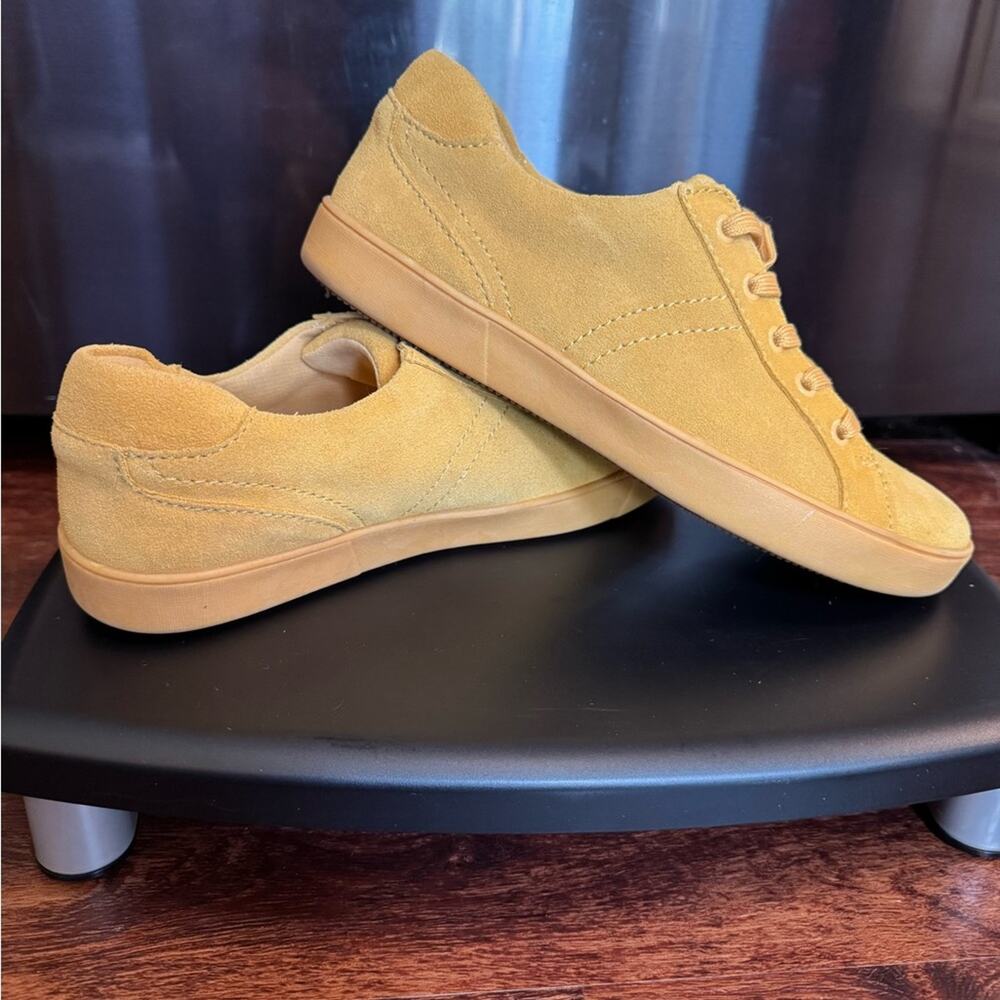 (9) Naturlizer yellow leather Morrison Sneakers